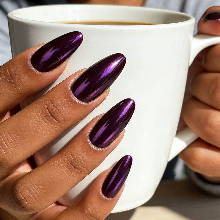 Glossy Long Stiletto Nail Art Bowlift