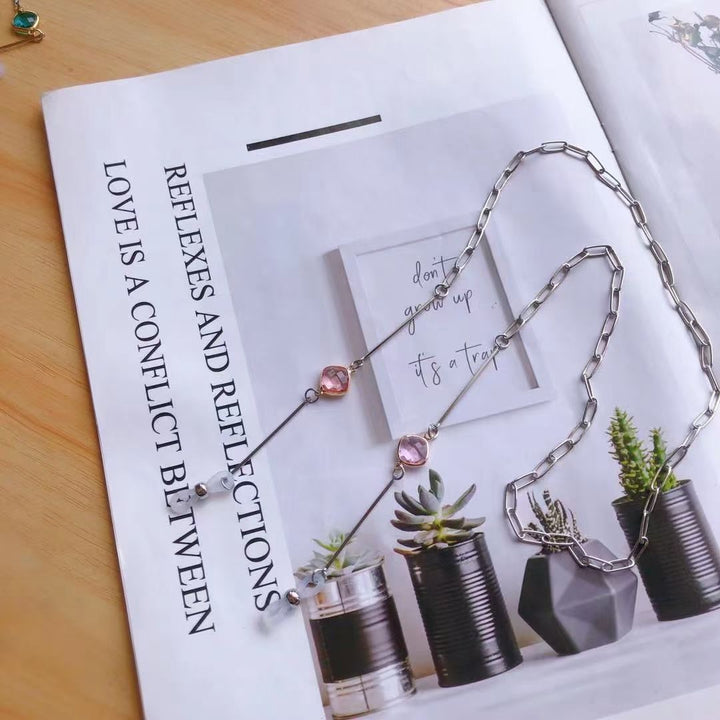 Fashionable glasses holder chain with colorful crystal pendants Bowlift