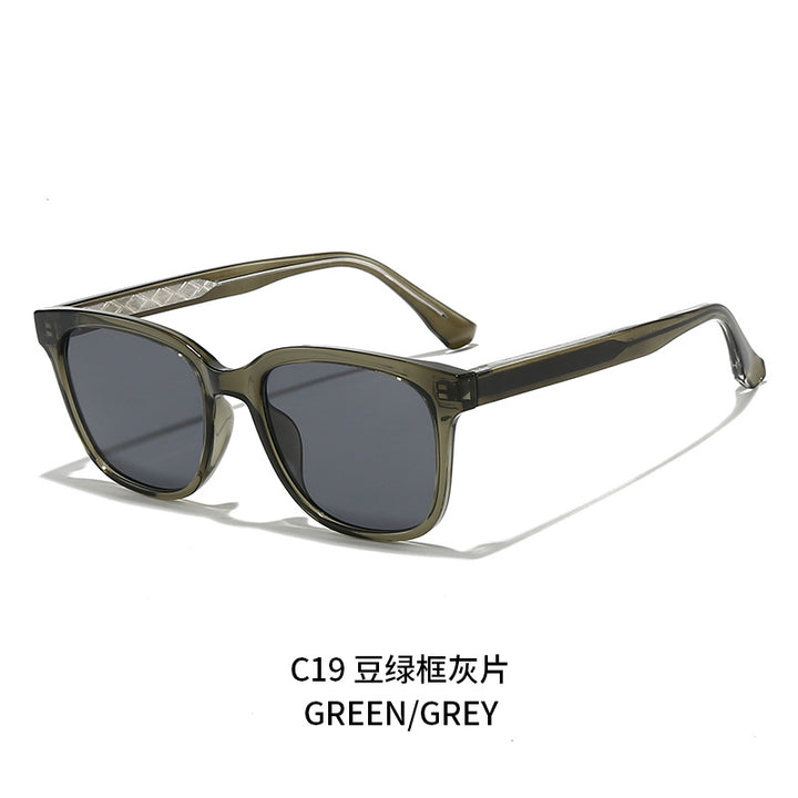 Women Retro-inspired Sunglasses with protected UV filter and sturdy frame Bowlift