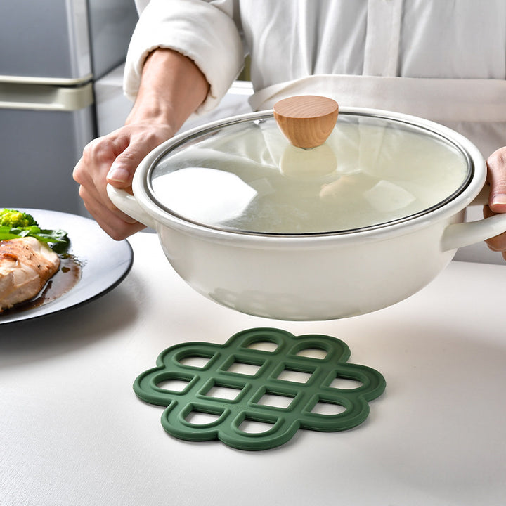 Heat-resistant silicone coaster with decorative design Bowlift