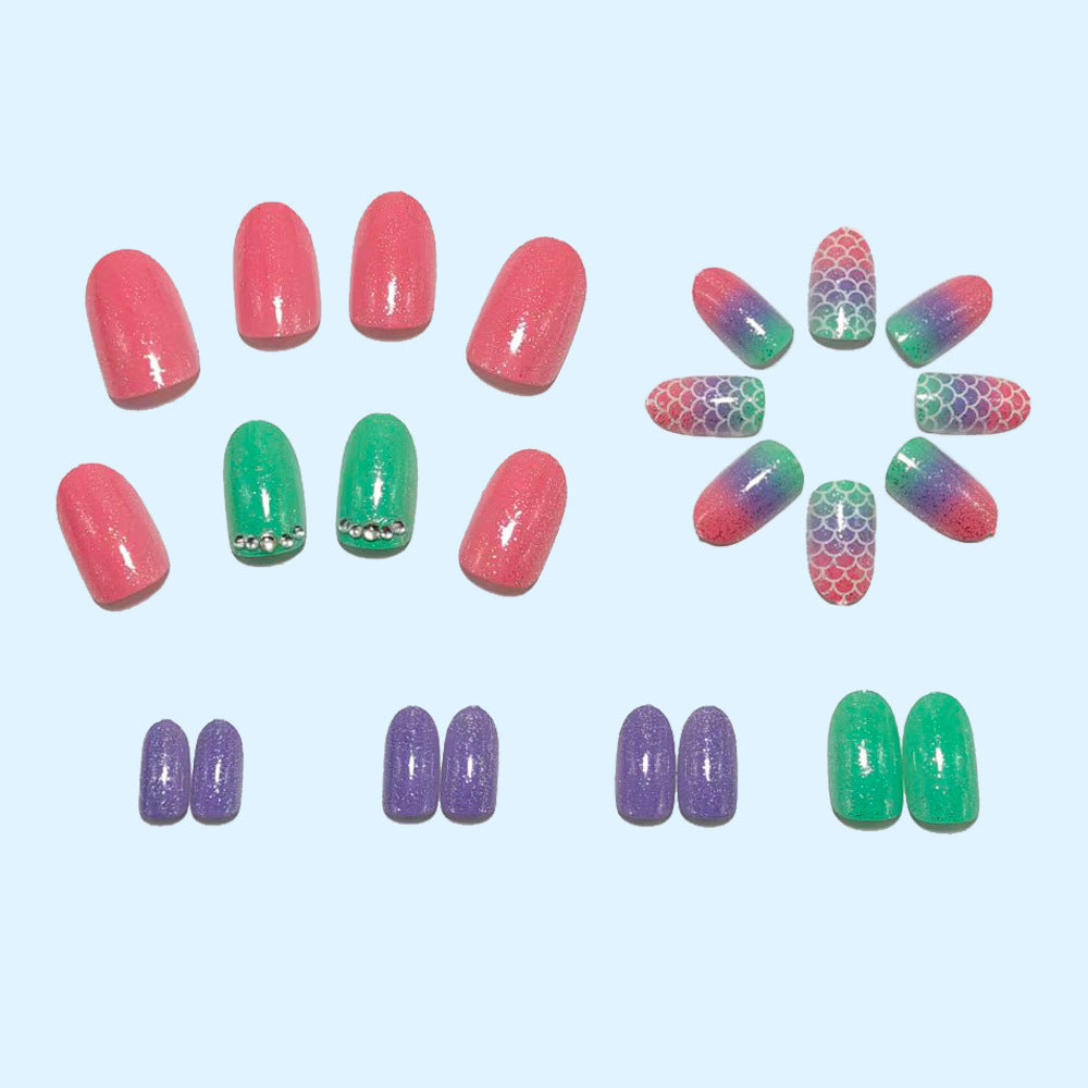 Sparkling Art Nails in Mermaid Design Bowlift