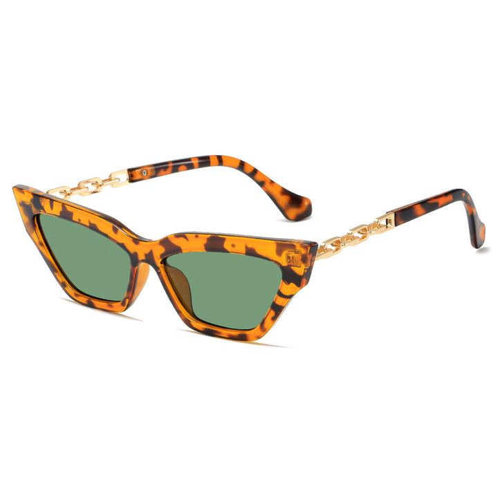 Women edgy cat-eye sunglasses with golden details Bowlift