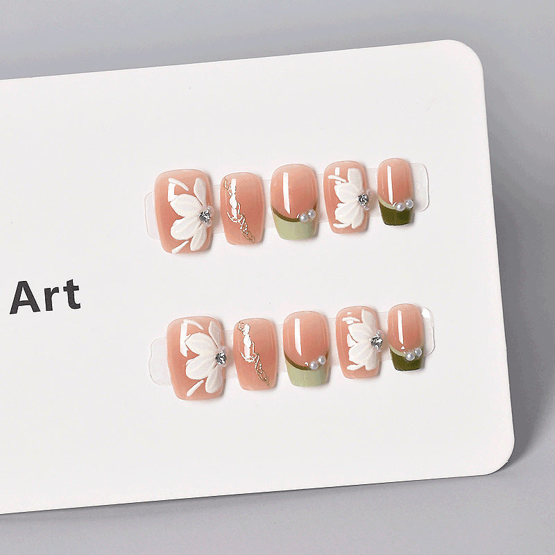 Floral-Inspired Press-On Nail Set Bowlift