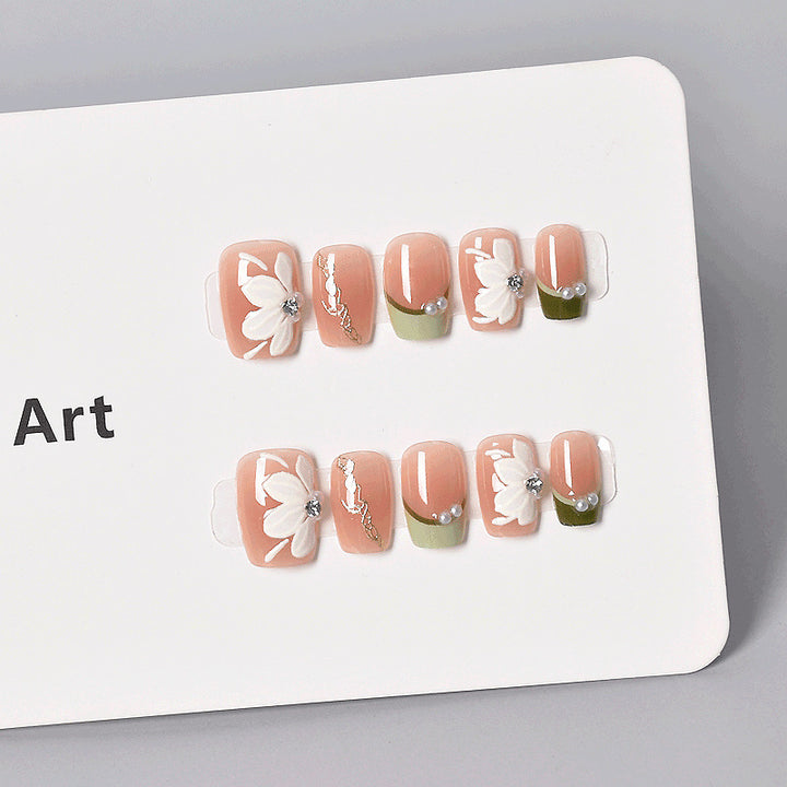 Floral-Inspired Press-On Nail Set Bowlift