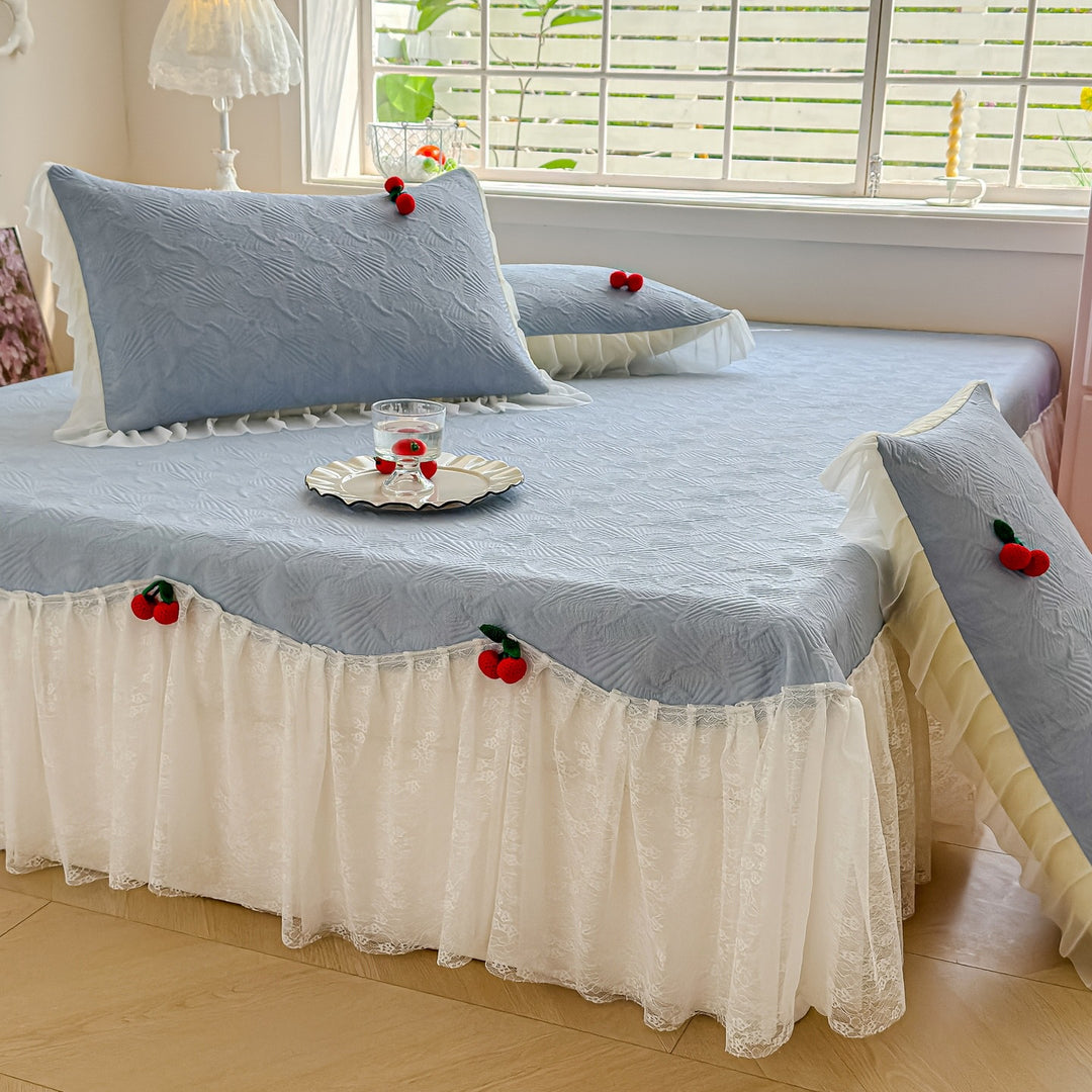 Women's bedspread with playful ruffle design and elegant texture Bowlift