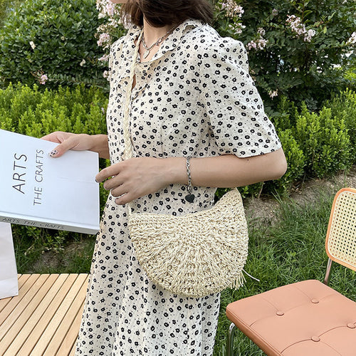 Hand-knotted sling bag with tassels Bowlift