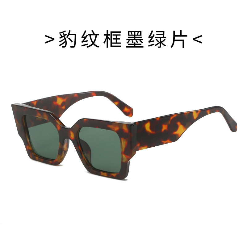 Ladies fashionable square sunglasses with wide frame and UV protection Bowlift