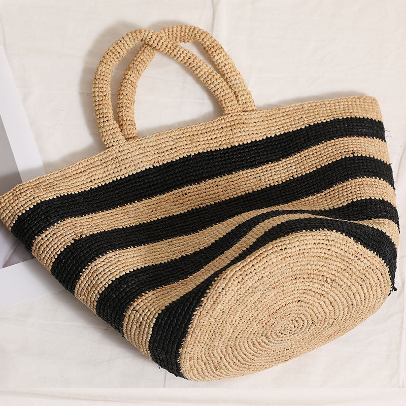 Braided beach bag with modern striped pattern Bowlift
