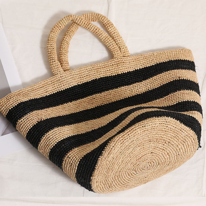Braided beach bag with modern striped pattern Bowlift