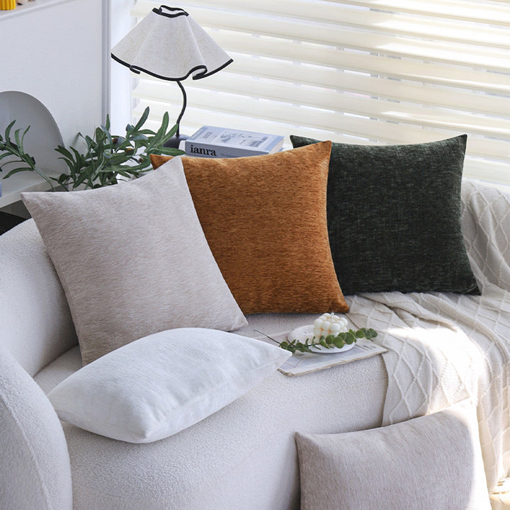 Square cushion cover made of soft chenille velvet with a mottled structure Bowlift