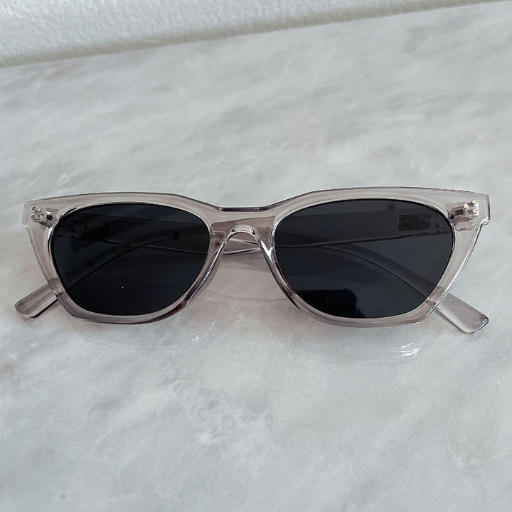 Ladies fashionable retro sunglasses with elegant design Bowlift