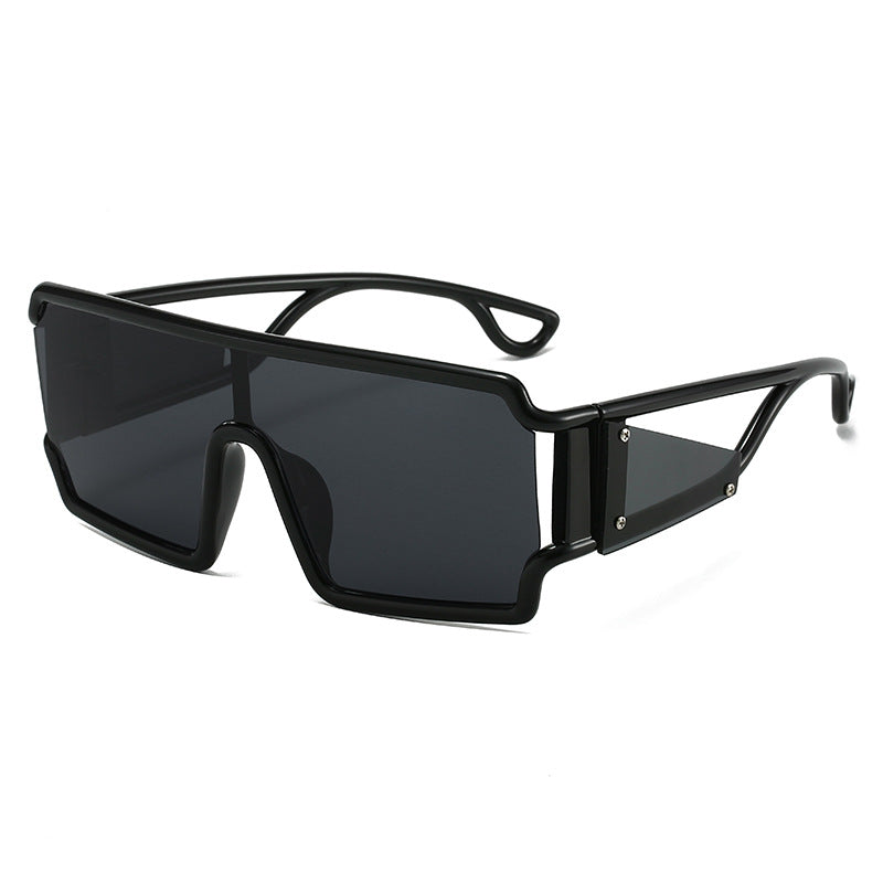 Ladies fashionable sport sunglasses with protective frame and trendy design Bowlift