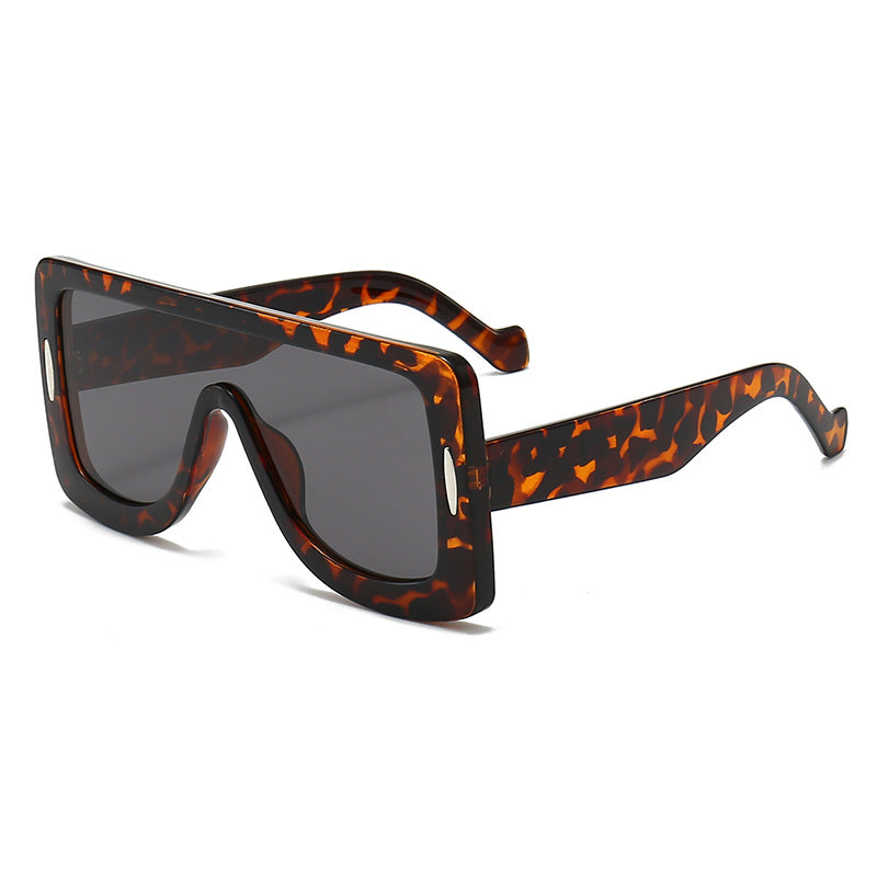 Women's Oversized Sunglasses in Modern Bauhaus Style Bowlift