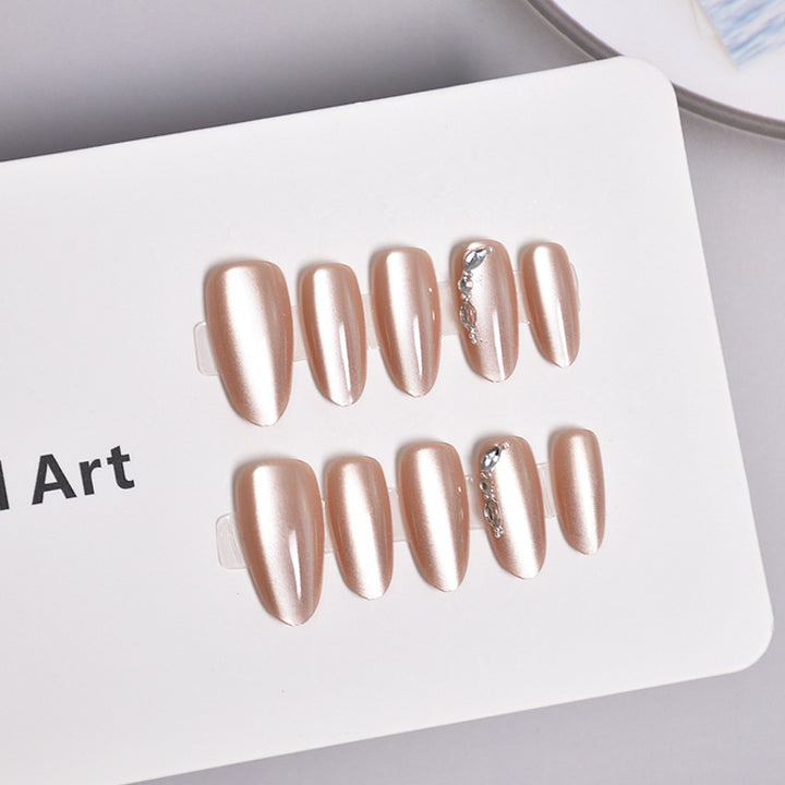 Glamorous Heart-Themed Press-On Nail Set Bowlift