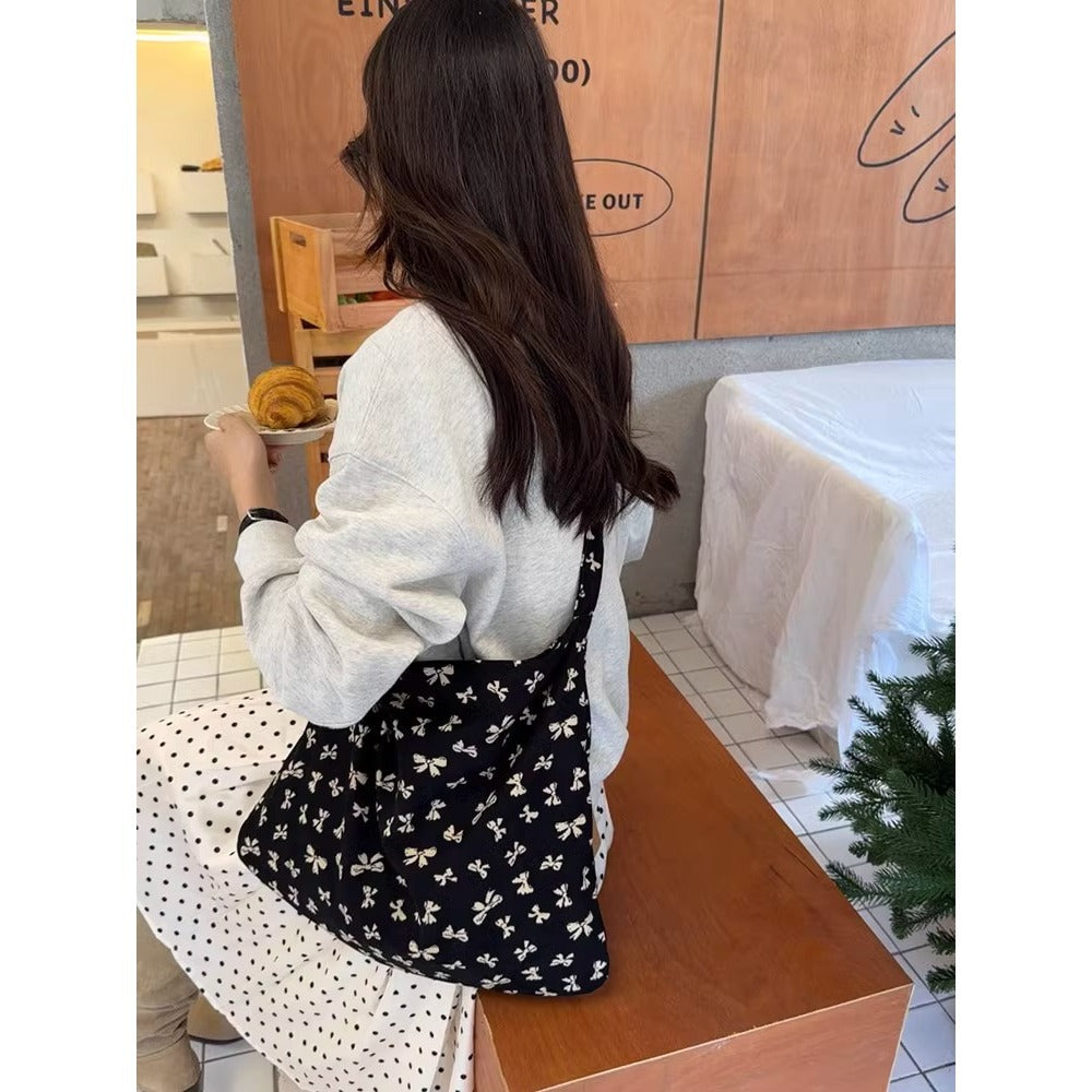 Floral-Printed Sling Bag Bowlift