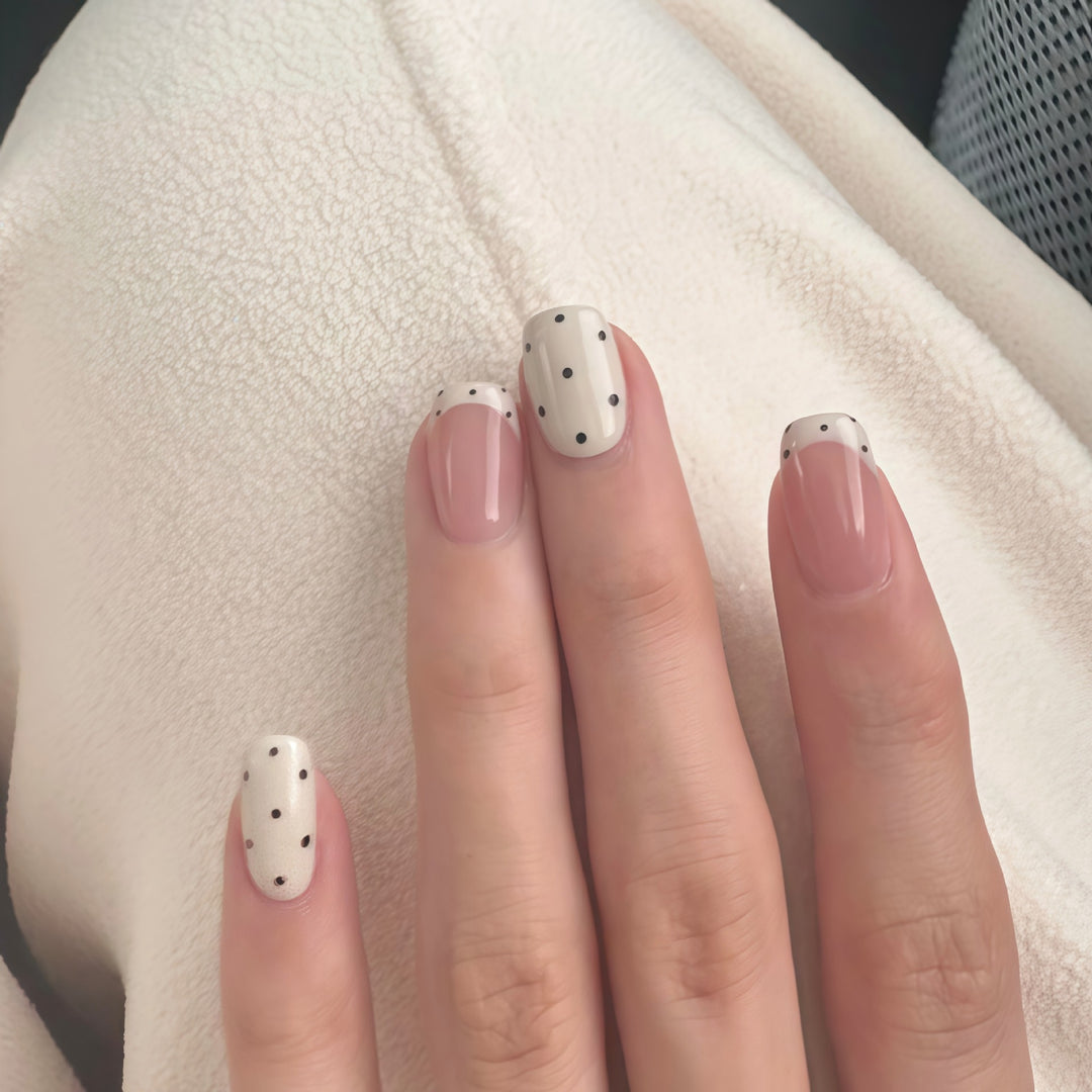Artificial Nail Tips in Elegant Design Bowlift