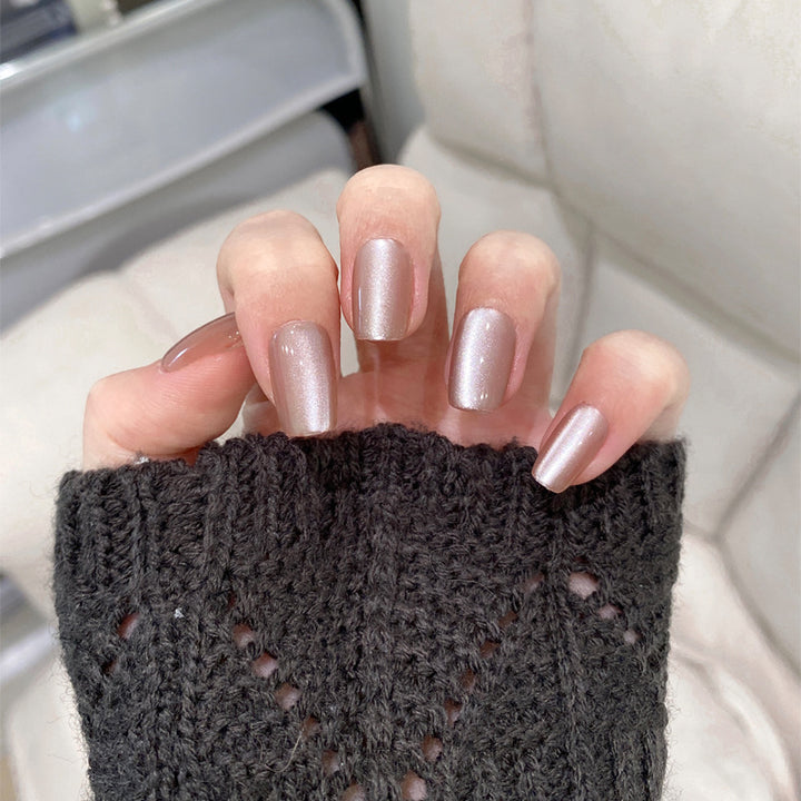 Elegant Press-On Nail Tips with Glossy Finish Bowlift