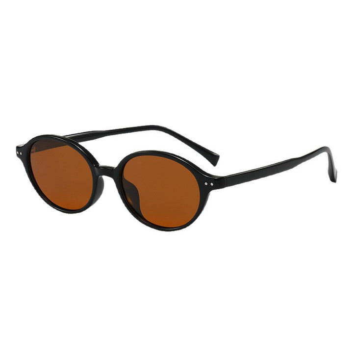 Women round sunglasses in stylish retro design Bowlift