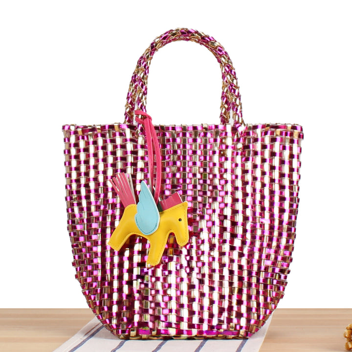 Playful basket bag with unique pendant Bowlift