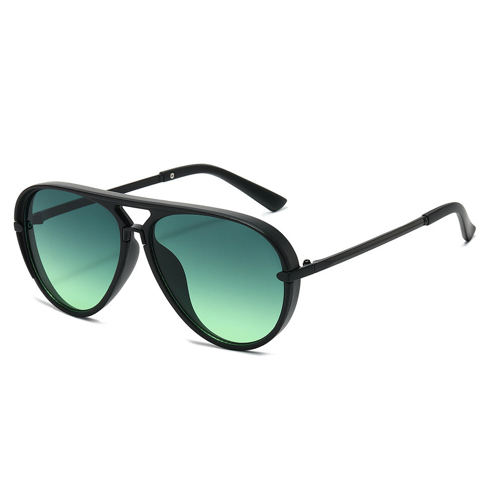 Elegant Aviator Sunglasses with Gold Accents Bowlift