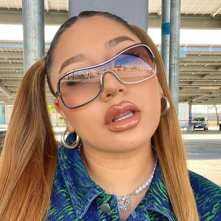 Women's sporty oversized sunglasses with elegant design Bowlift