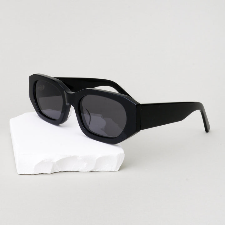 Women's fashionable sunglasses in stylish, oversized design Bowlift