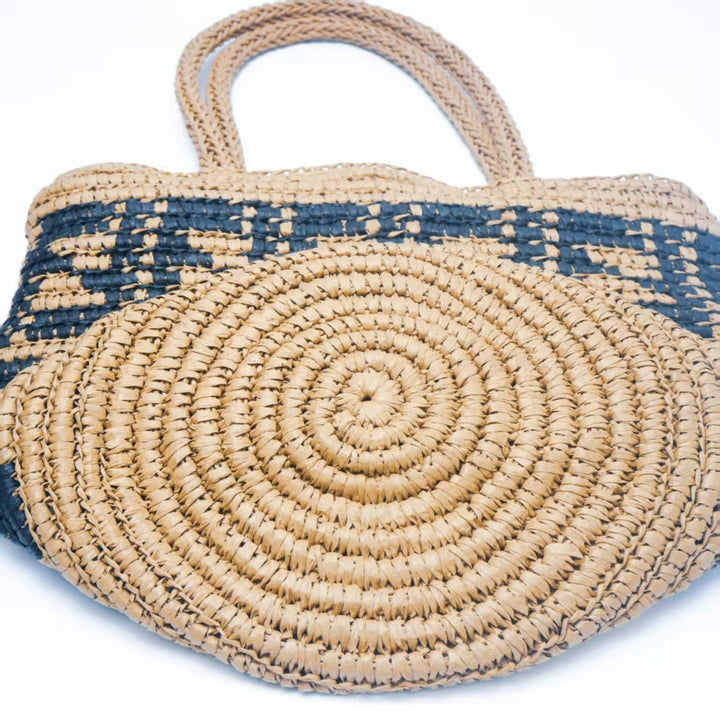Handwoven basket bag with geometric pattern Bowlift