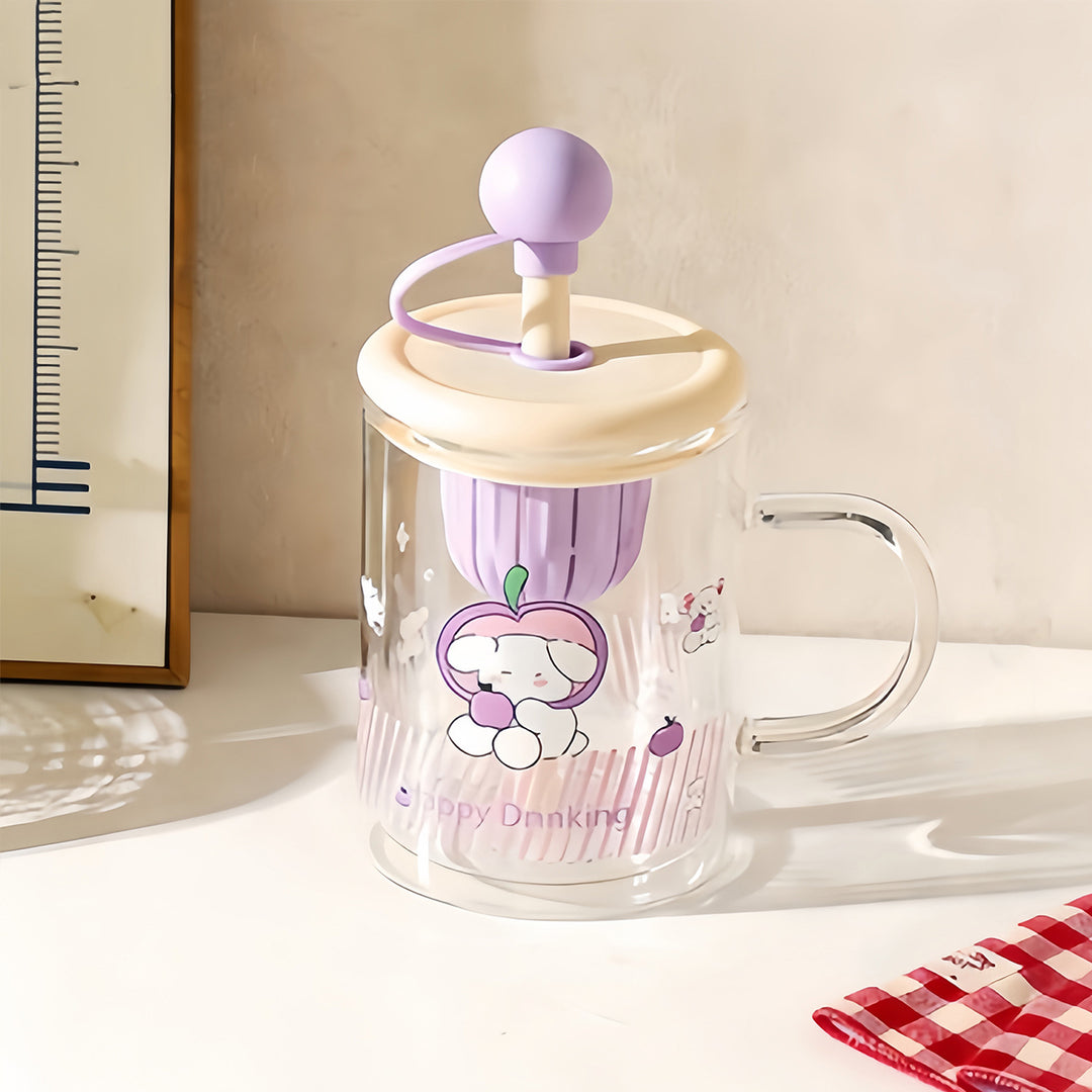 Ladies drinking glass with creative silicone lid and integrated straw Bowlift