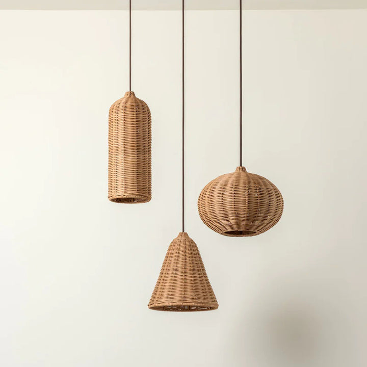 Handmade pendant light made of braided rattan Bowlift