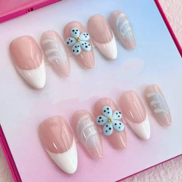 Artistic Floral and Star-Embellished Press-On Nail Set Bowlift