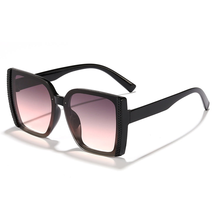 Women's fashion sunglasses in modern leopard print with glamour elements Bowlift