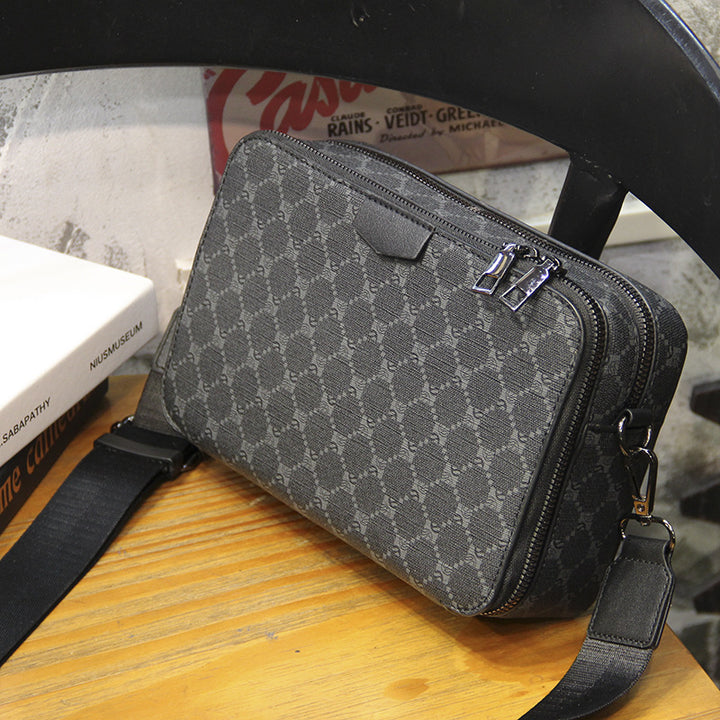 Fashionable shoulder bag with structured surface Bowlift