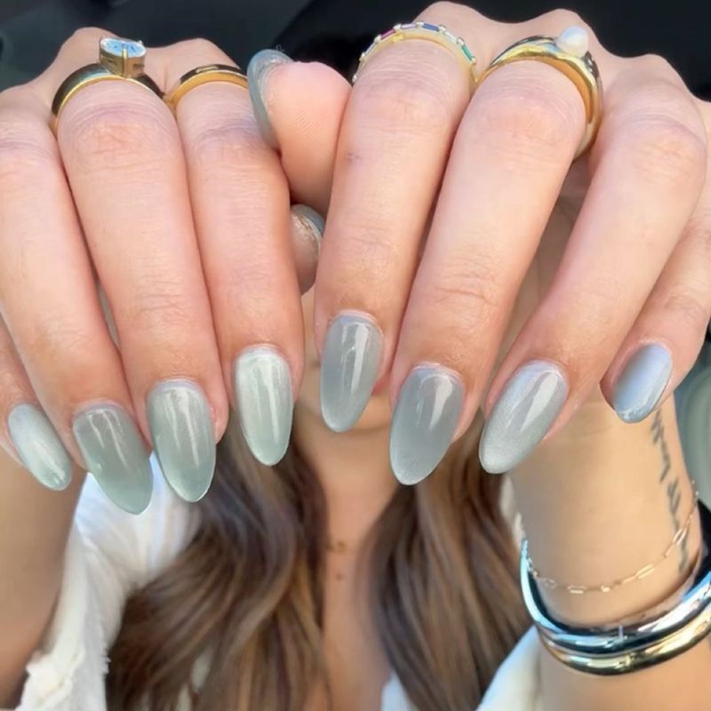 Radiant Glossy Press-On Nail Set Bowlift