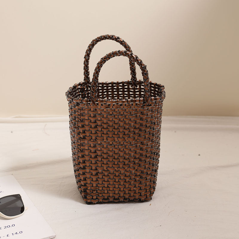 Modern Bast bag with stylish design Bowlift