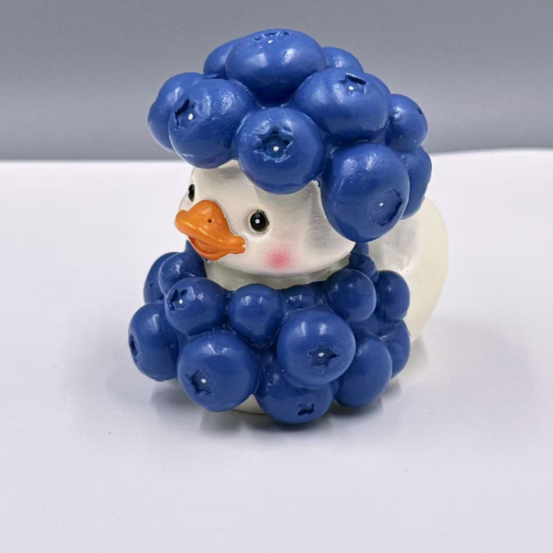 Decorative rubber duck with berry cocktail bowl Bowlift