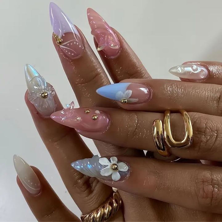 Artistic Shell-Inspired Nail Art Extensions Bowlift