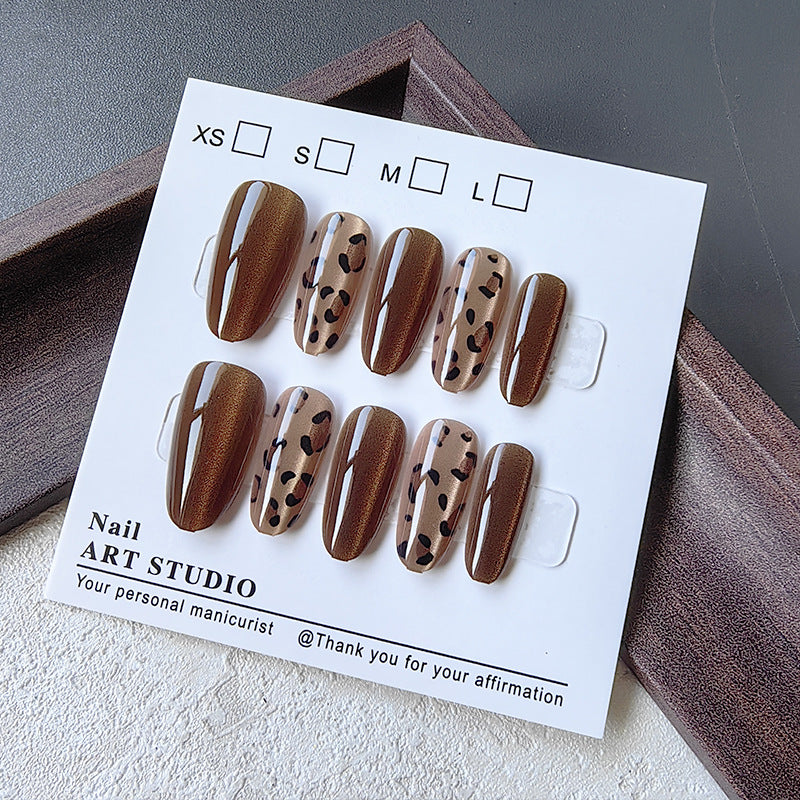 Fashionable Artificial Nails in Trendy Animal Print Design Bowlift