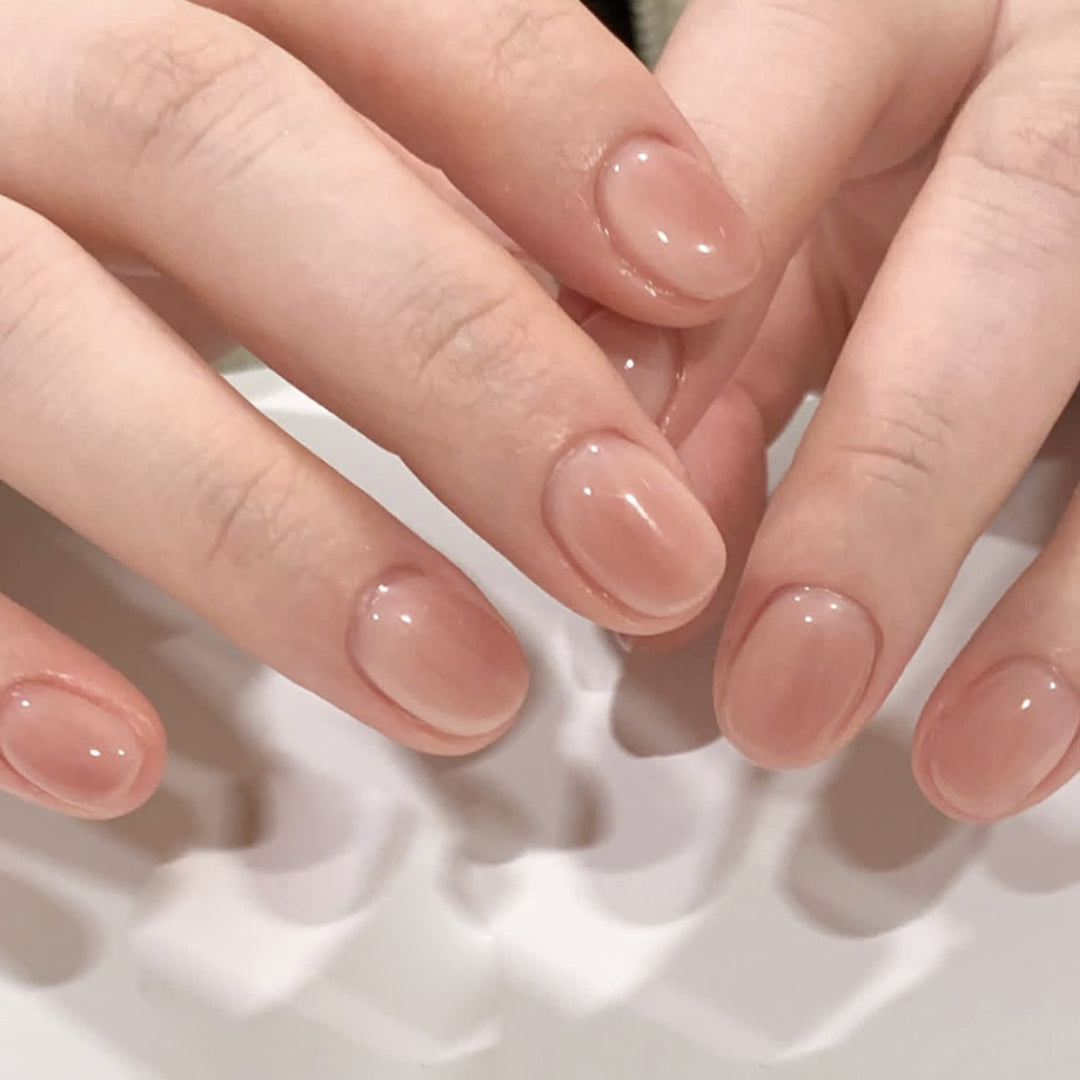 Artificial gel nails with elegant high-gloss finish Bowlift
