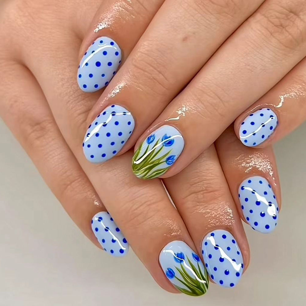 Artificial Nails in the Stylish Blue Flower Design Bowlift