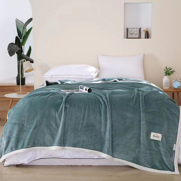 Unisex cuddle blanket with playful cloud design Bowlift