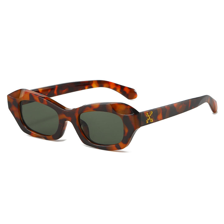 Women’s fashionable sunglasses in innovative design Bowlift