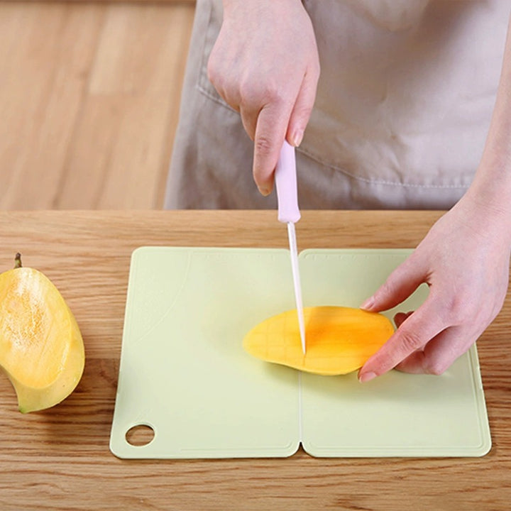 Flexible Silicone Fruit-Embossed Chopping Board Bowlift
