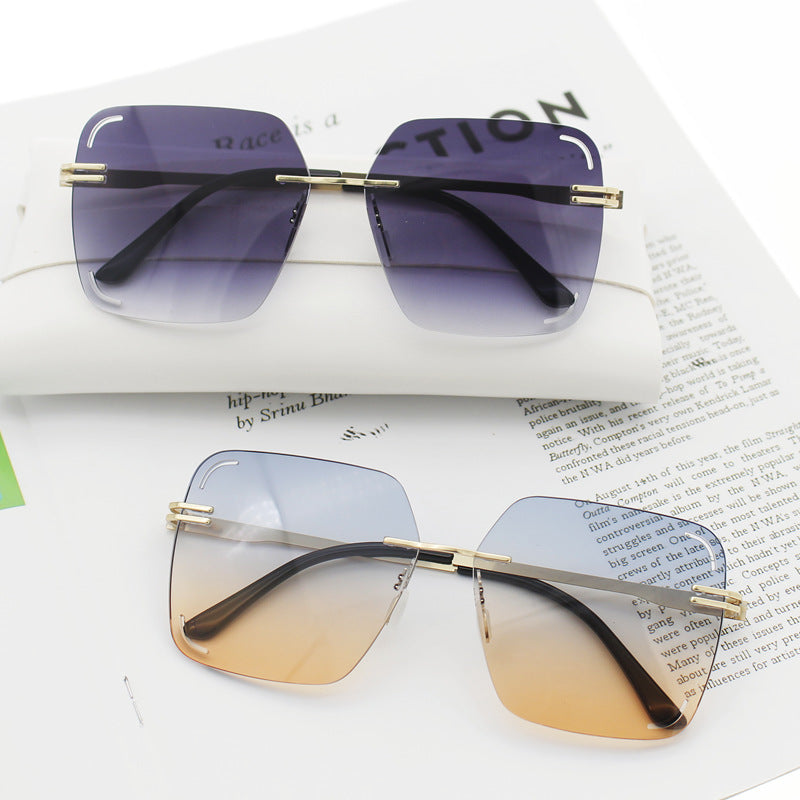 Women's square sunglasses with embellished metal detail Bowlift
