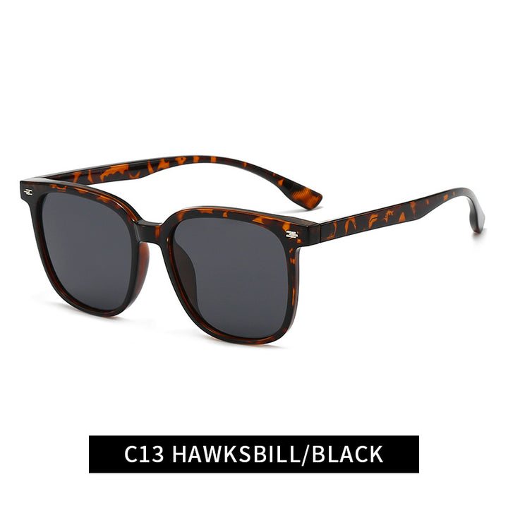 Ladies fashionable sunglasses in modern rectangular design Bowlift