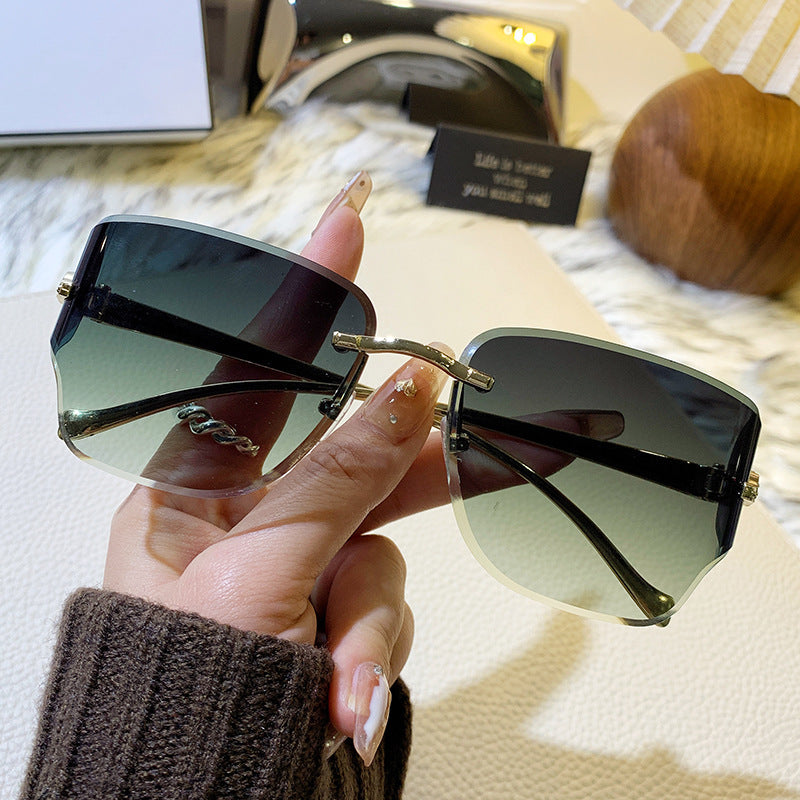 Ladies exclusive geometric sunglasses Bowlift