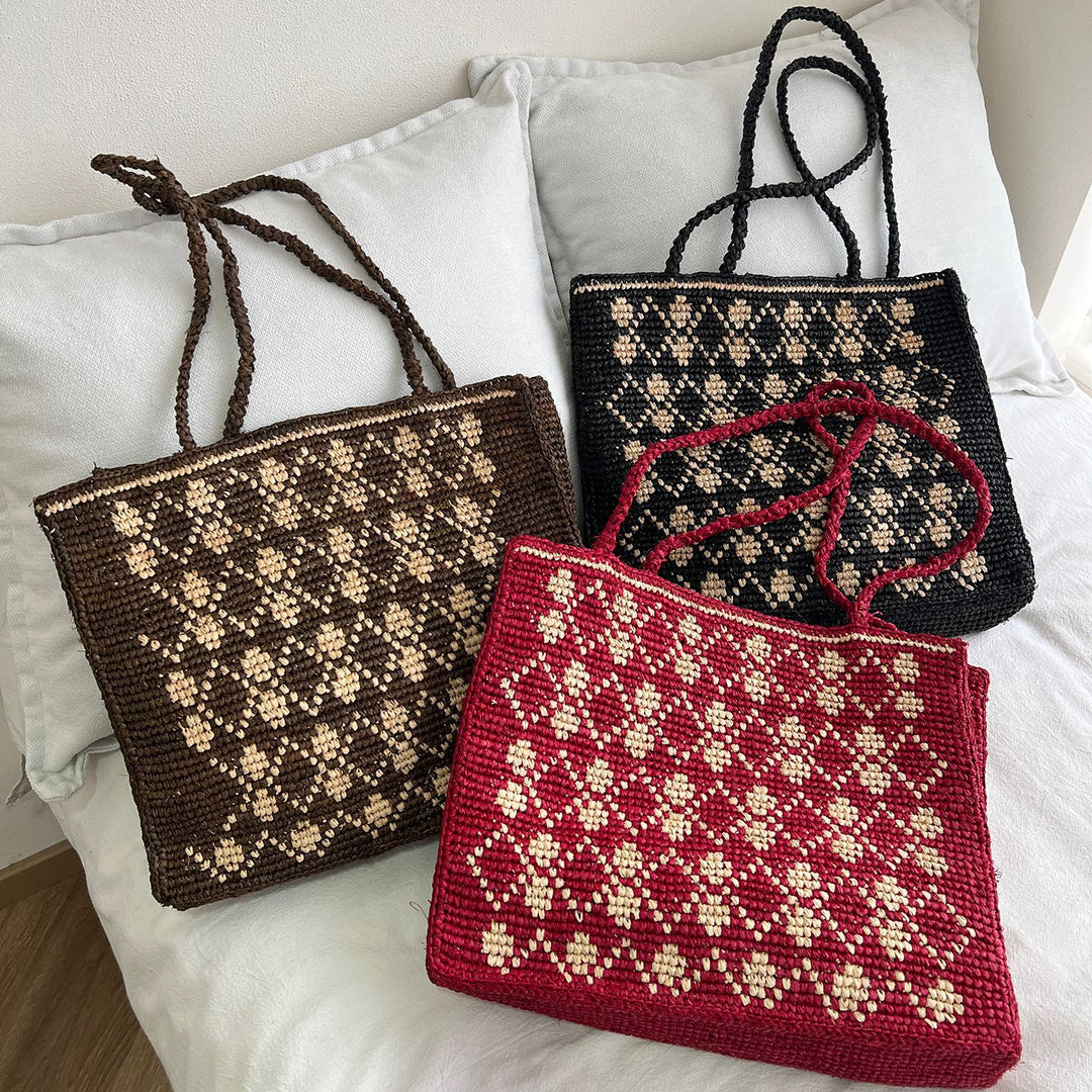 Handcrafted knit bag with floral design Bowlift