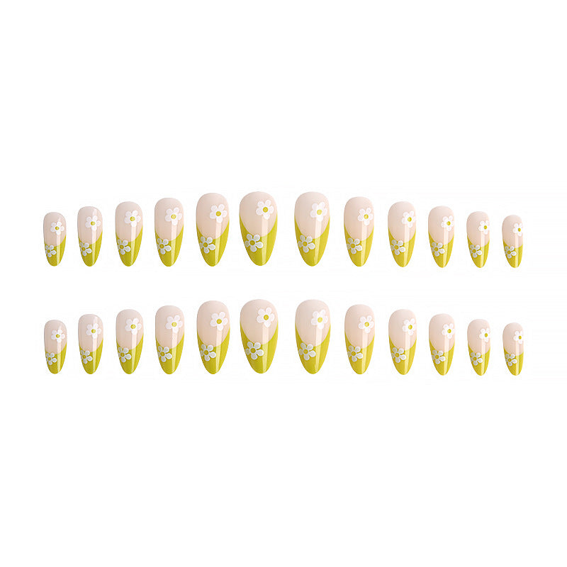 Artistic nails with flower design Bowlift