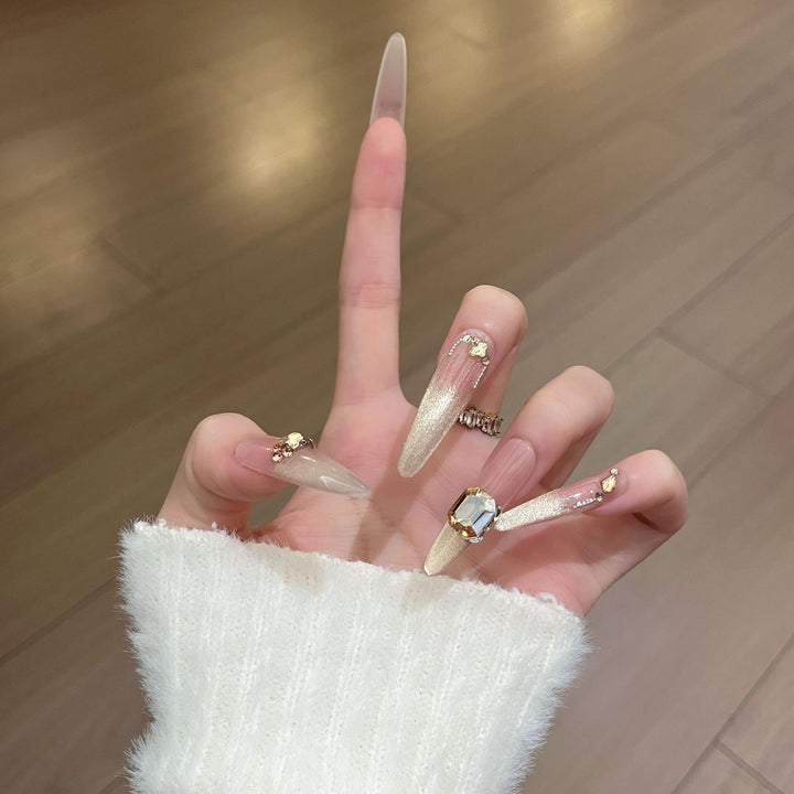 Glamorous Nail Art Design Bowlift
