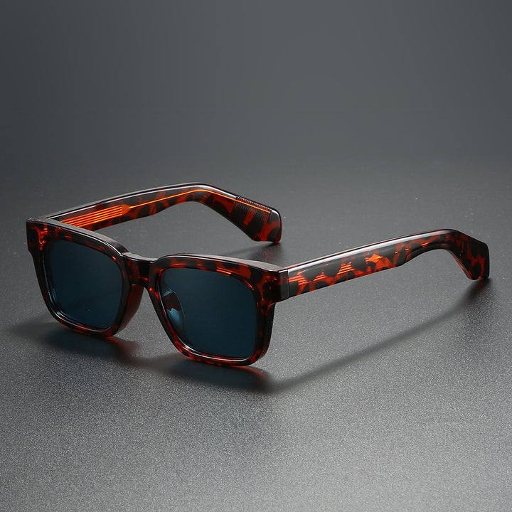 Women's square sunglasses with distinctive tortoiseshell pattern Bowlift
