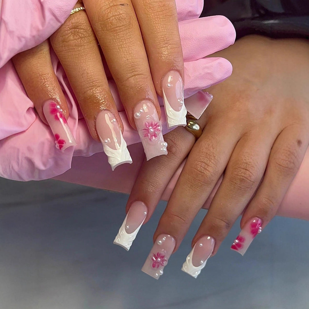 Nail art set with floral 3D decorations and pearl accents Bowlift